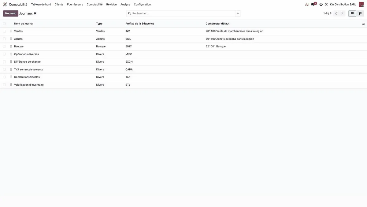 Écran des journaux comptables d'Odoo, huit journaux avec leur type et leur compte par défaut